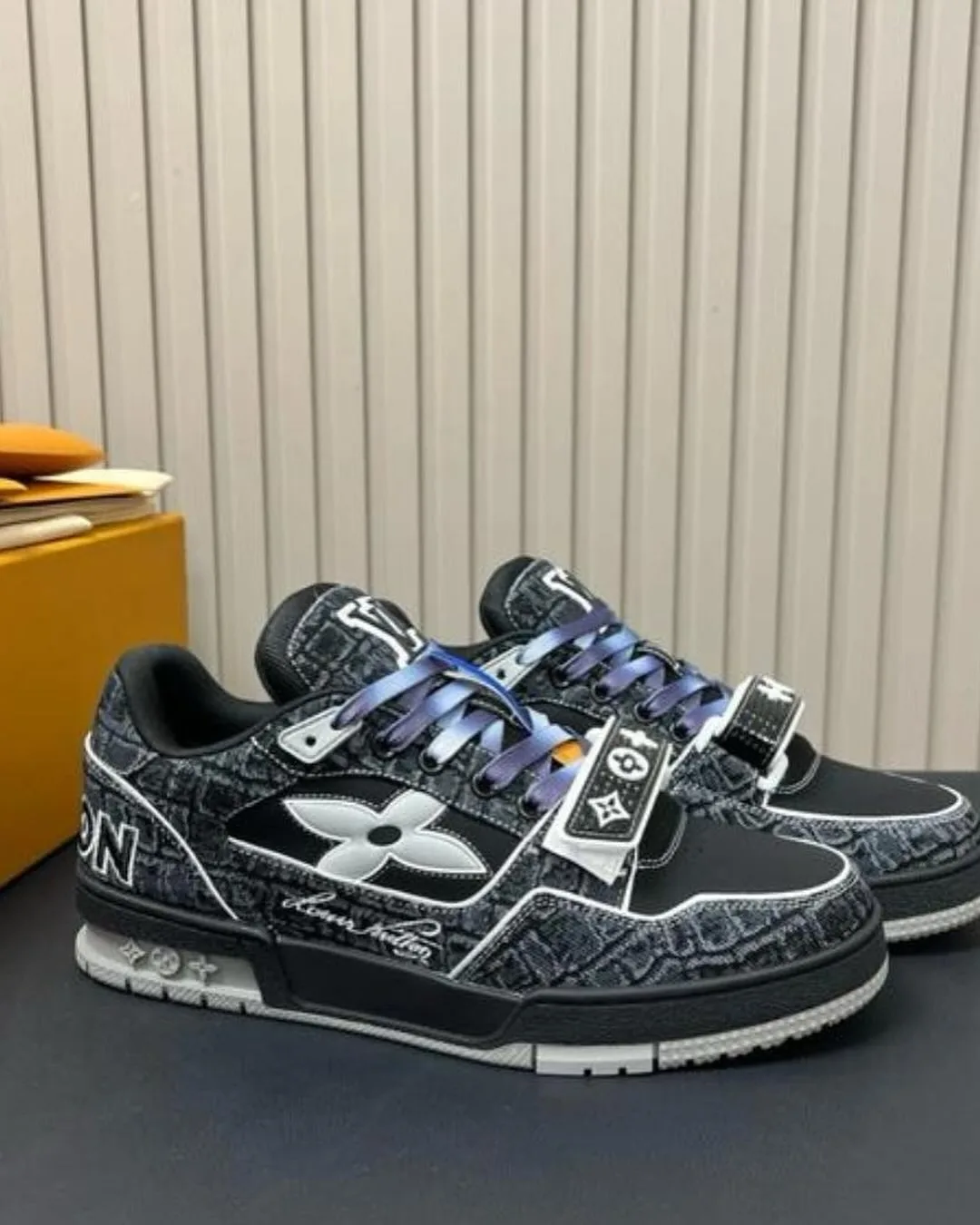 Louis Vuitton Sneaker