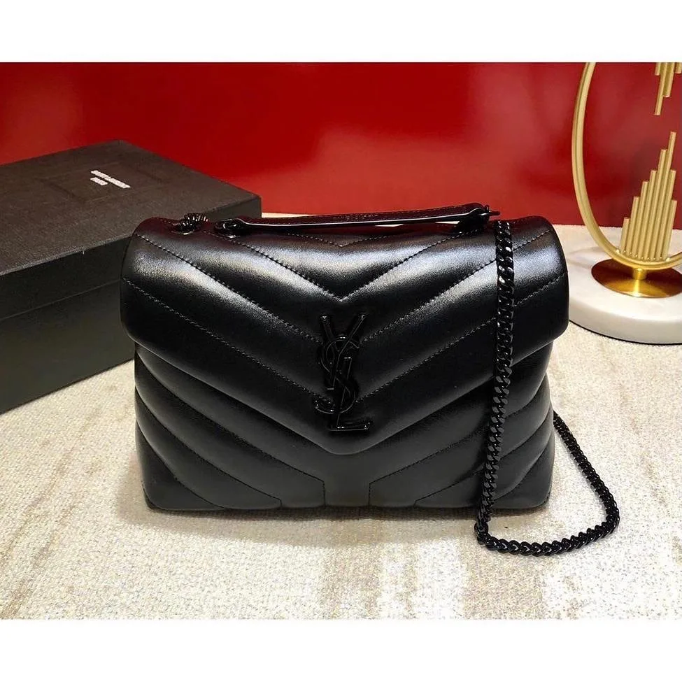 Saint Laurent Loulou photo 2