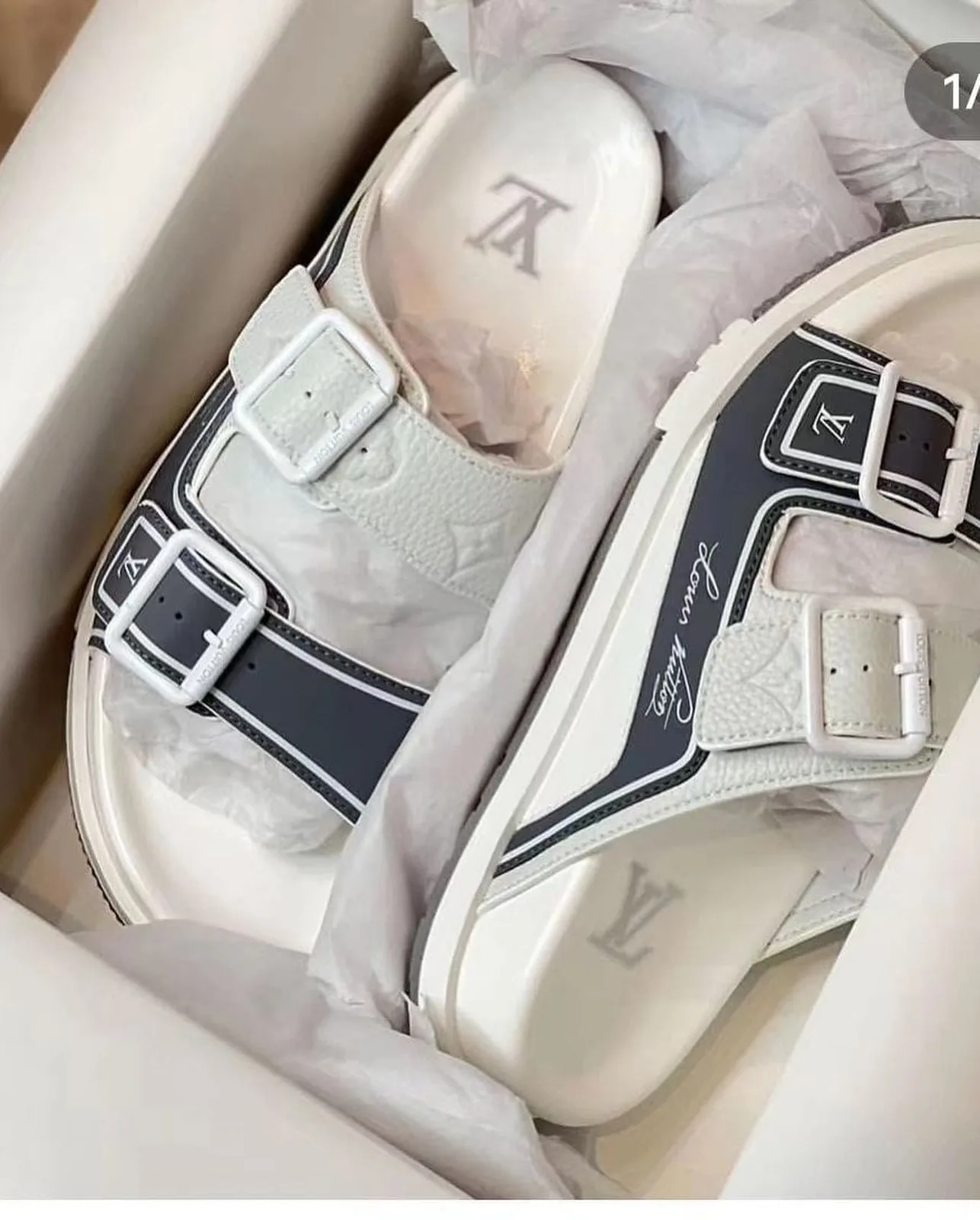 Louis Vuitton LV Slide Sandal photo 2