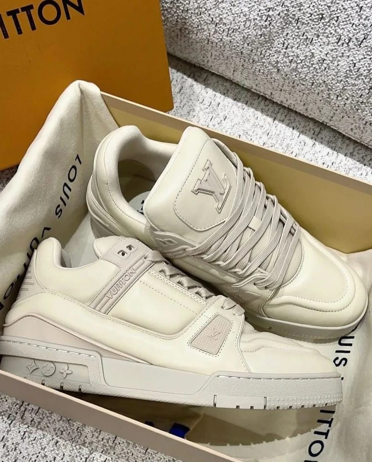 Louis Vuitton LV Trainers photo 4