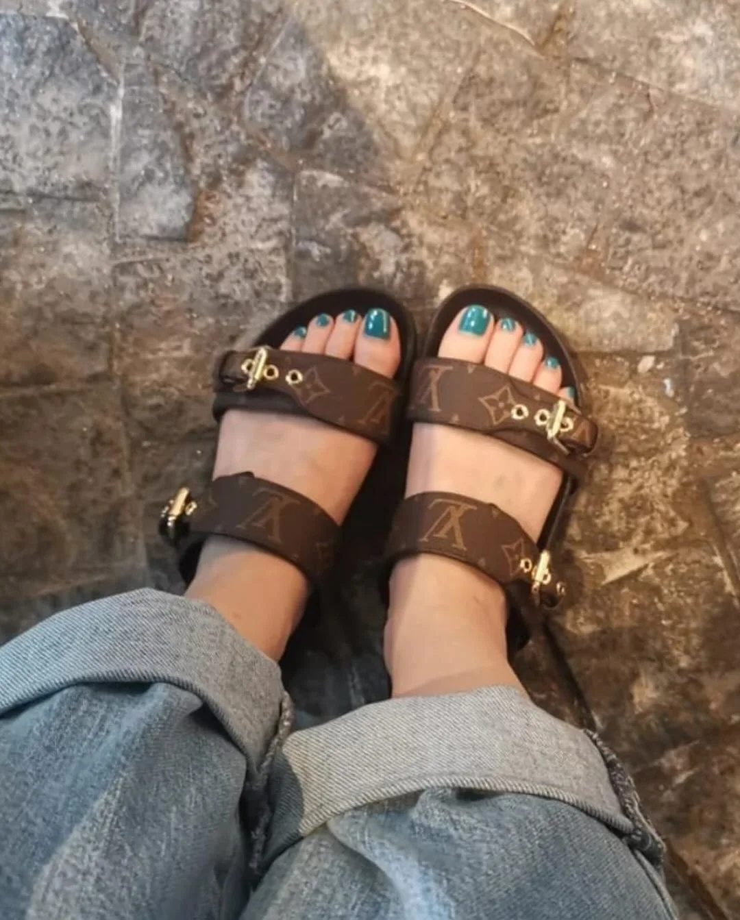 Louis Vuitton Sandal Monogram Canvas photo 2