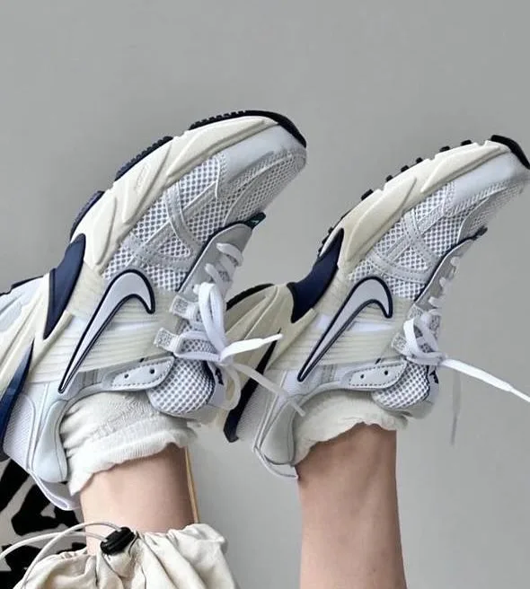 Nike V2K Run photo 3