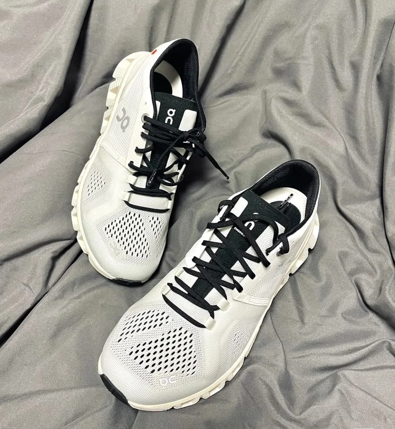On running sneaker/boot