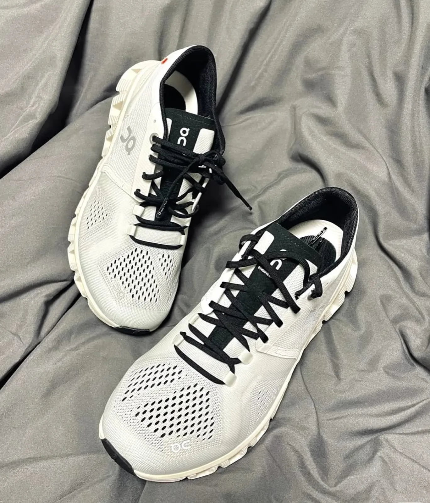 On running sneaker photo 2