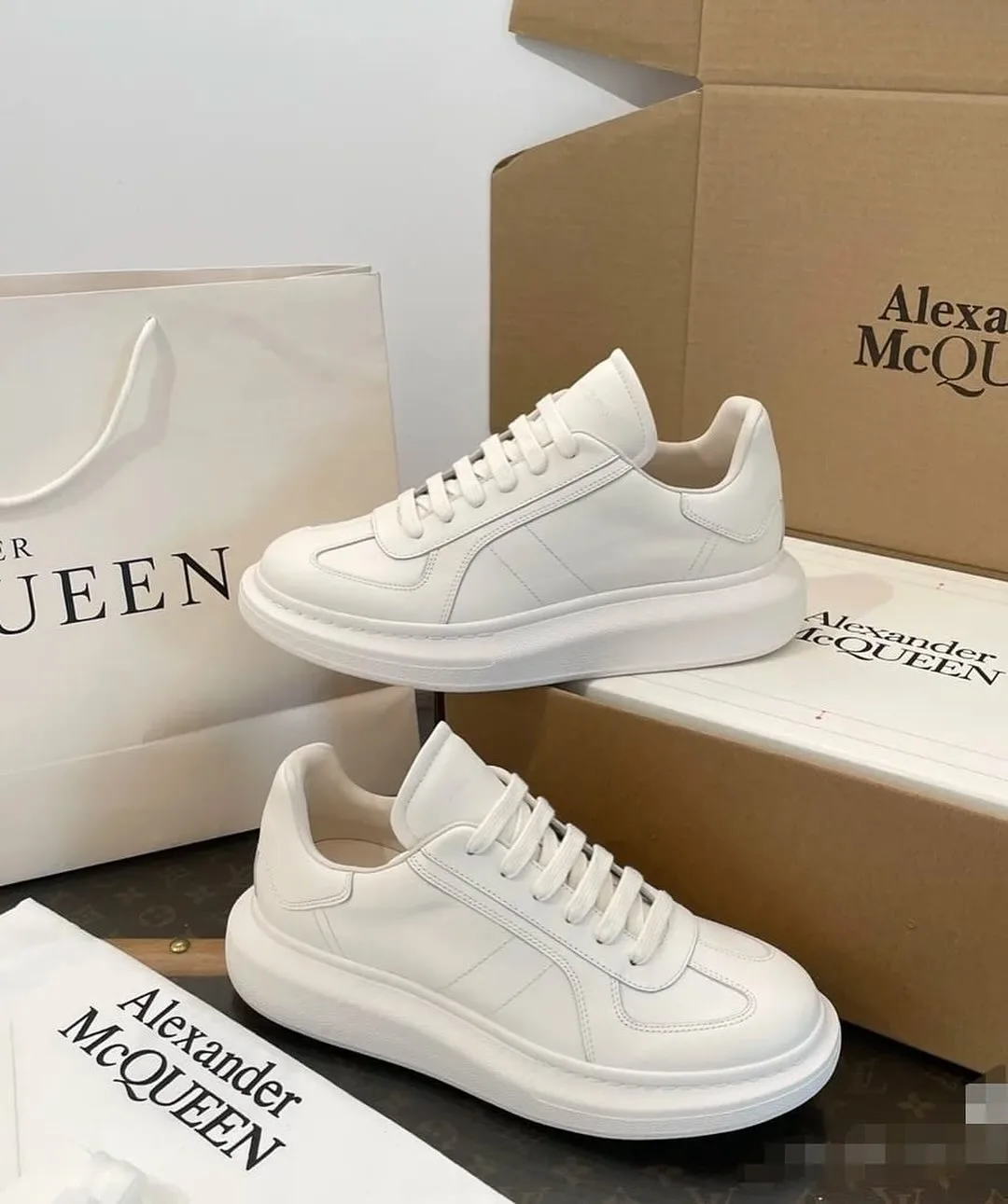 Alexander McQueen Oversized Sneaker photo 4