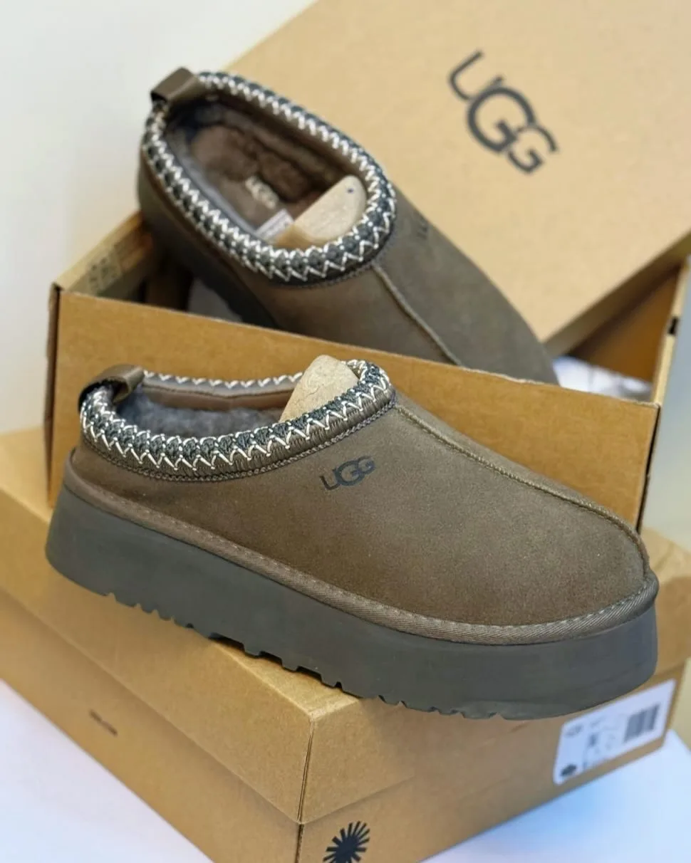 UGG Tasman platform with knit trim photo 2