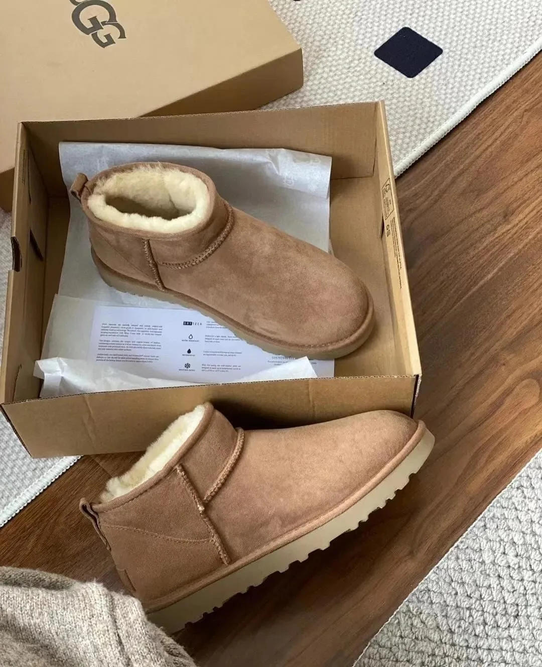 UGG Classic Ultra Mini