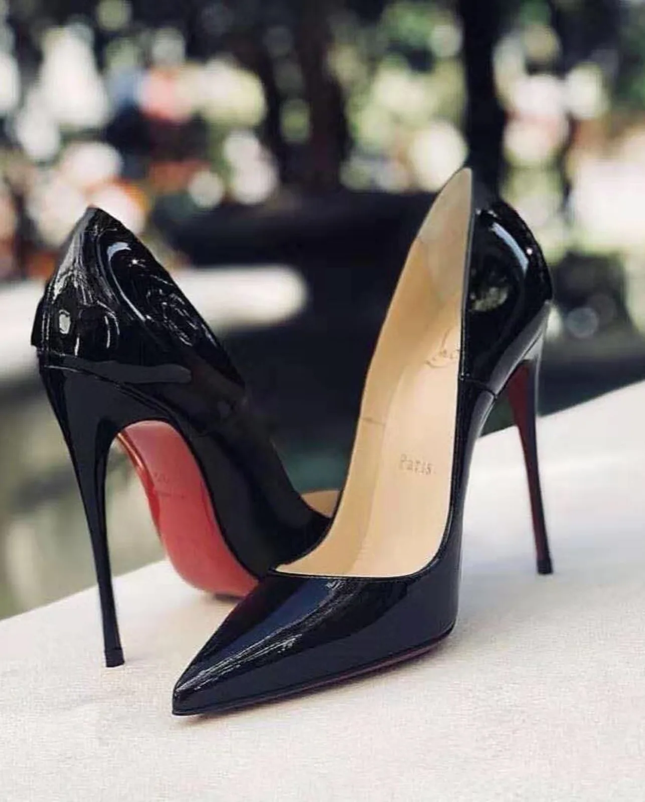 Christian Louboutin So Kate / Pigalle pointed-toe pump photo 2