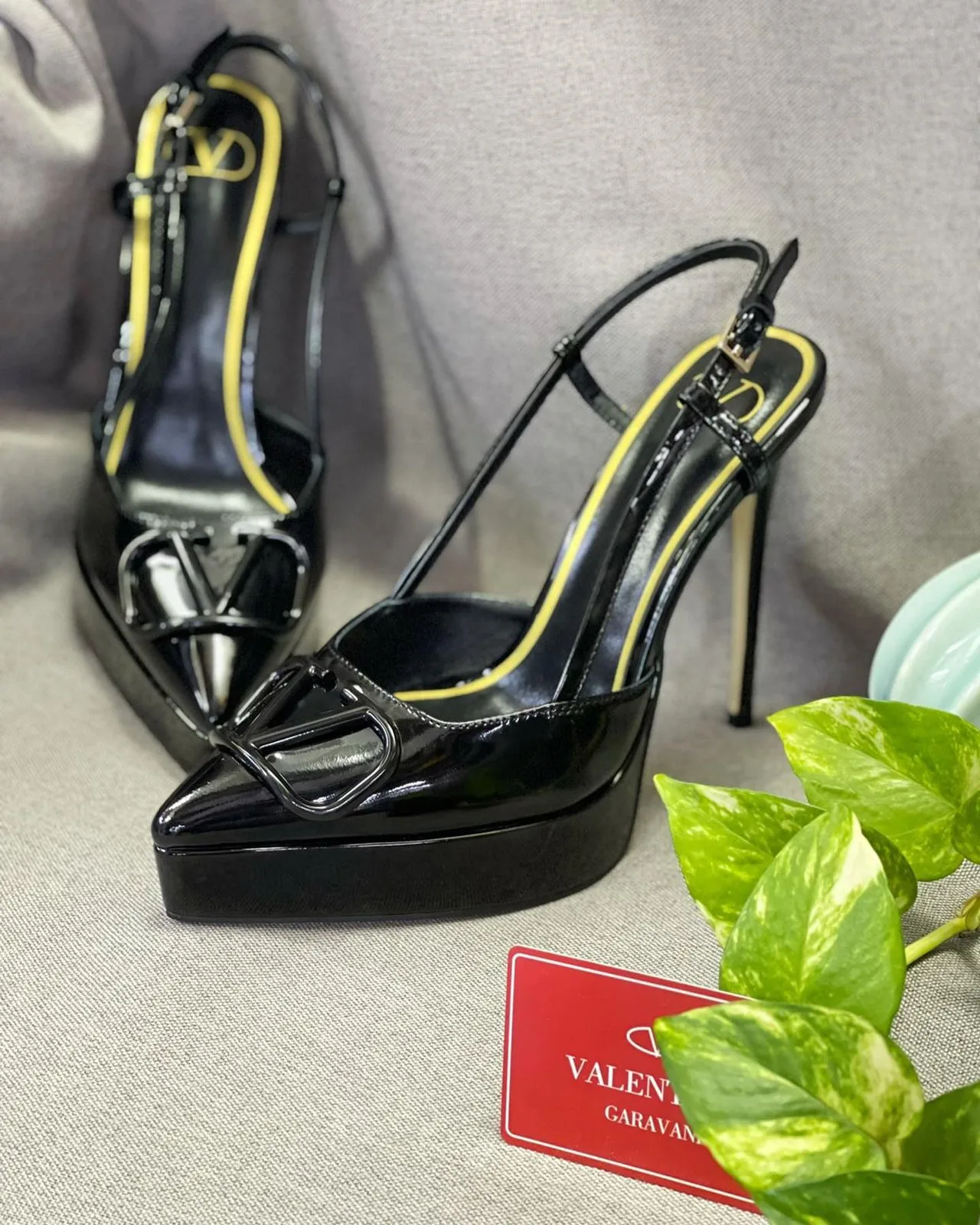 Valentino Garavani VLogo slingback pump