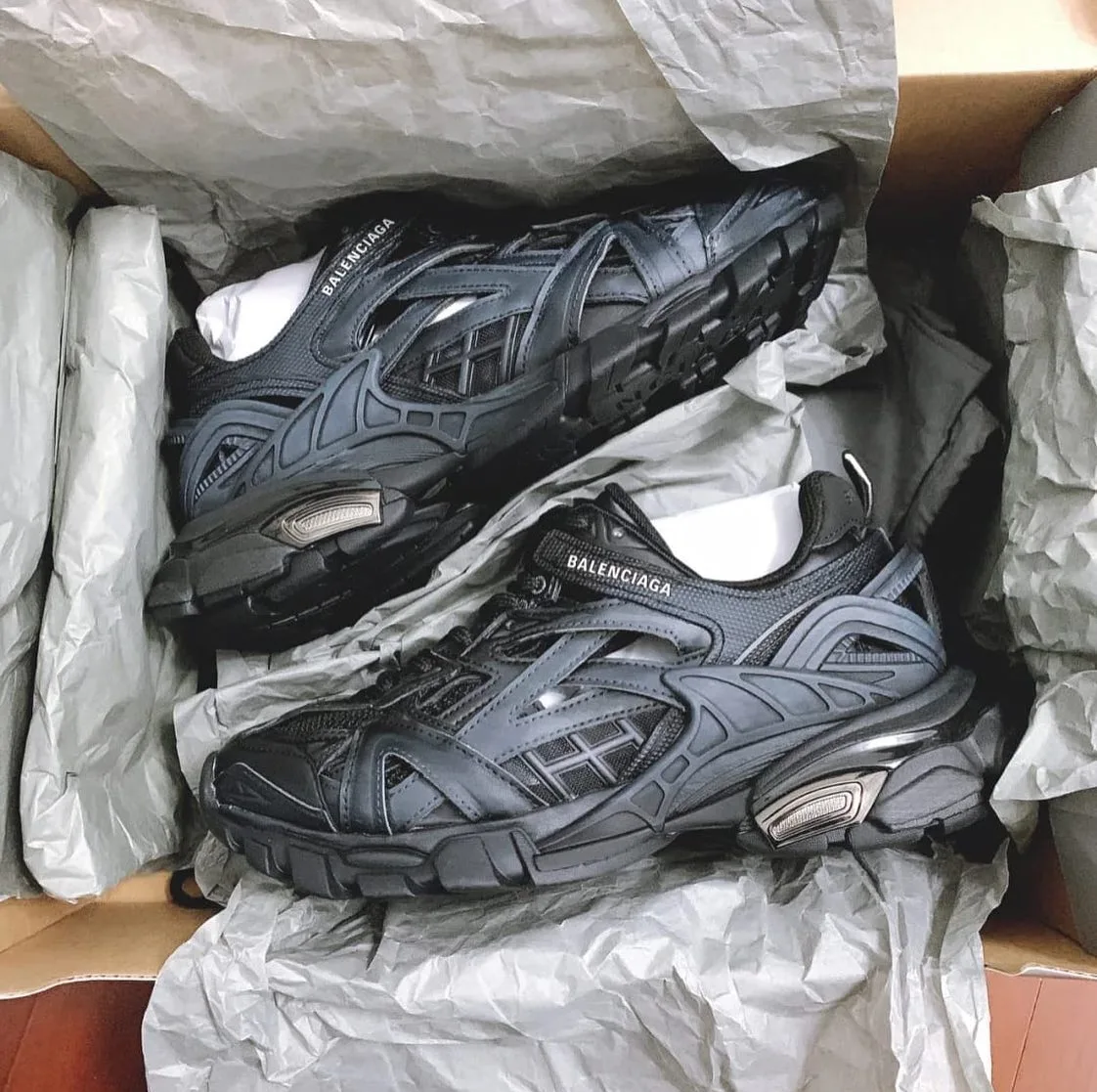 Balenciaga Track photo 7