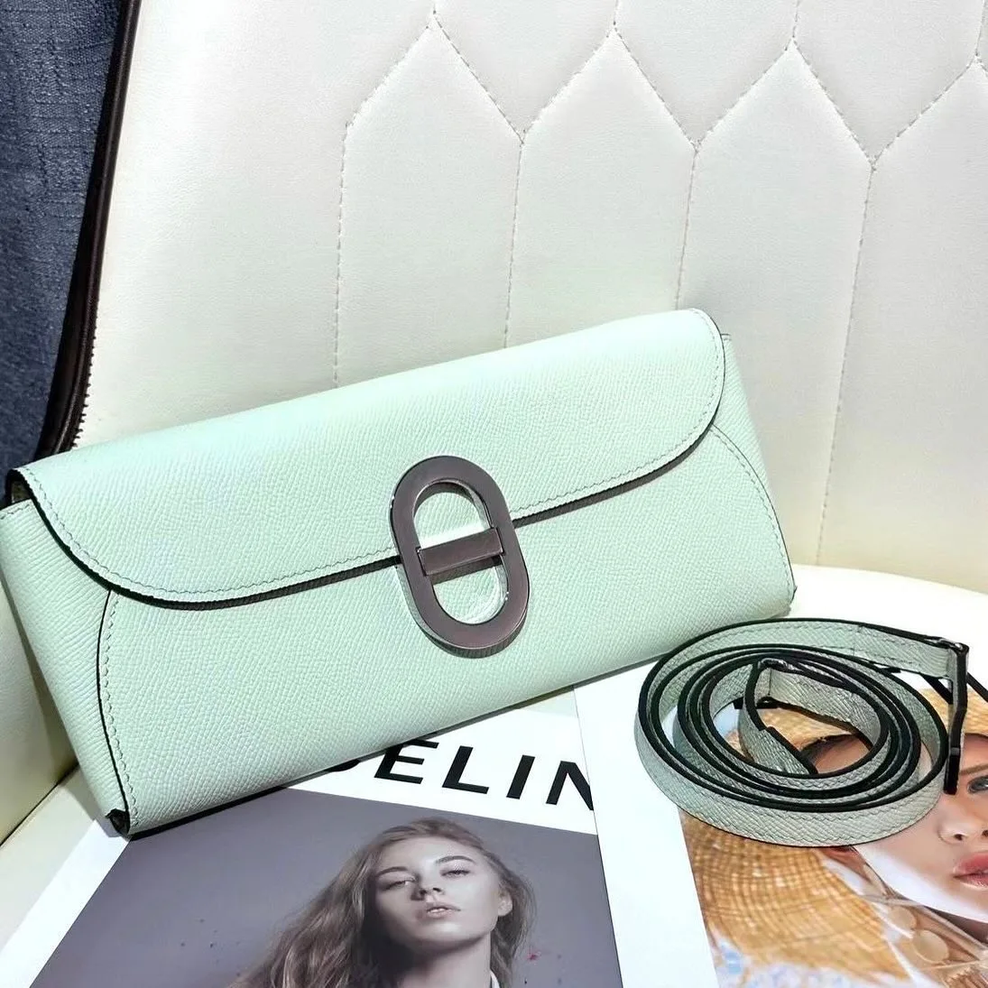 Loewe Wallet on Chain photo 2