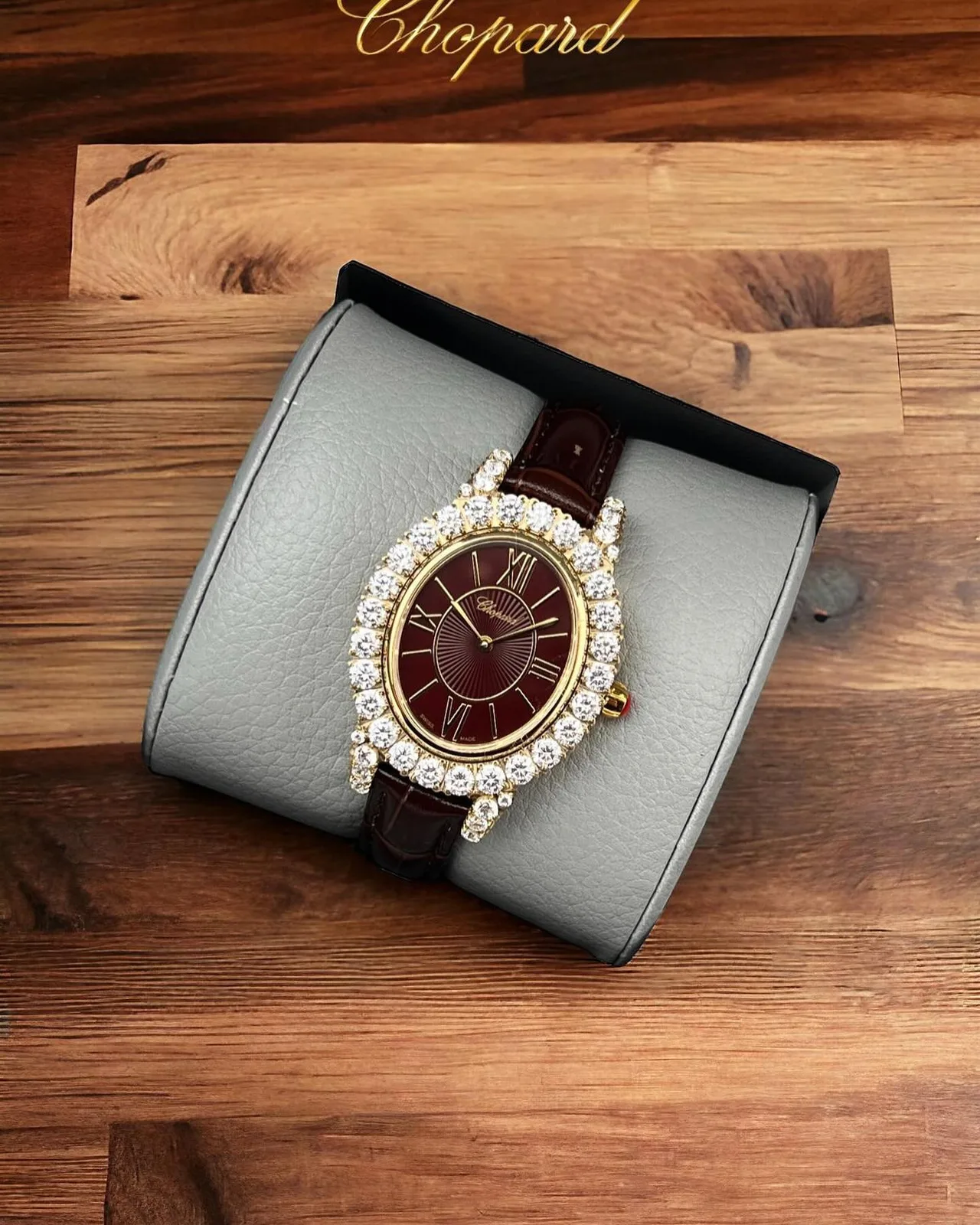 Chopard Happy Diamonds oval ladies