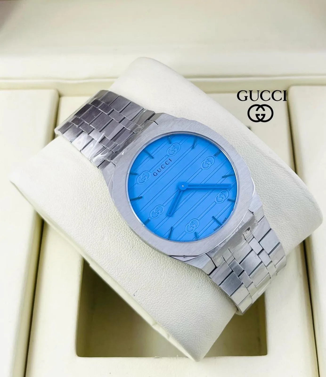 Gucci slim rectangular dial steel bracelet watch photo 4