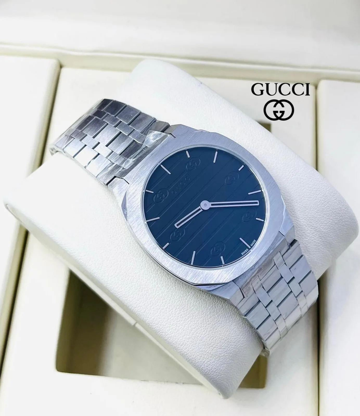 Gucci slim rectangular dial steel bracelet watch photo 2