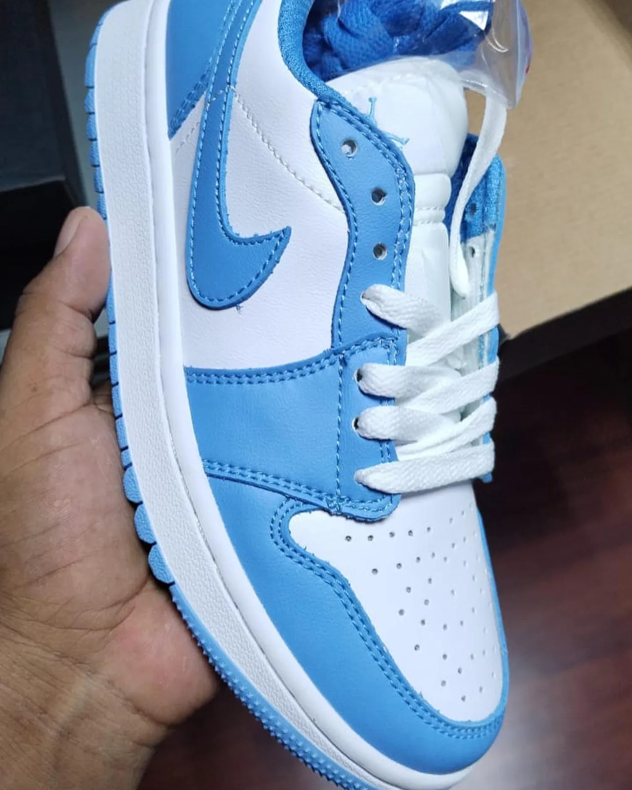 Nike Air Jordan 1 photo 2
