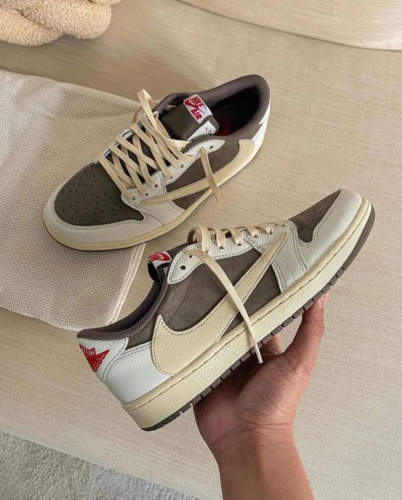 Nike Air Jordan 1 photo 3