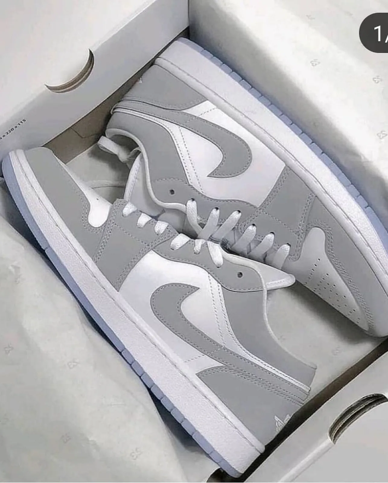 Nike Air Jordan 1 photo 5