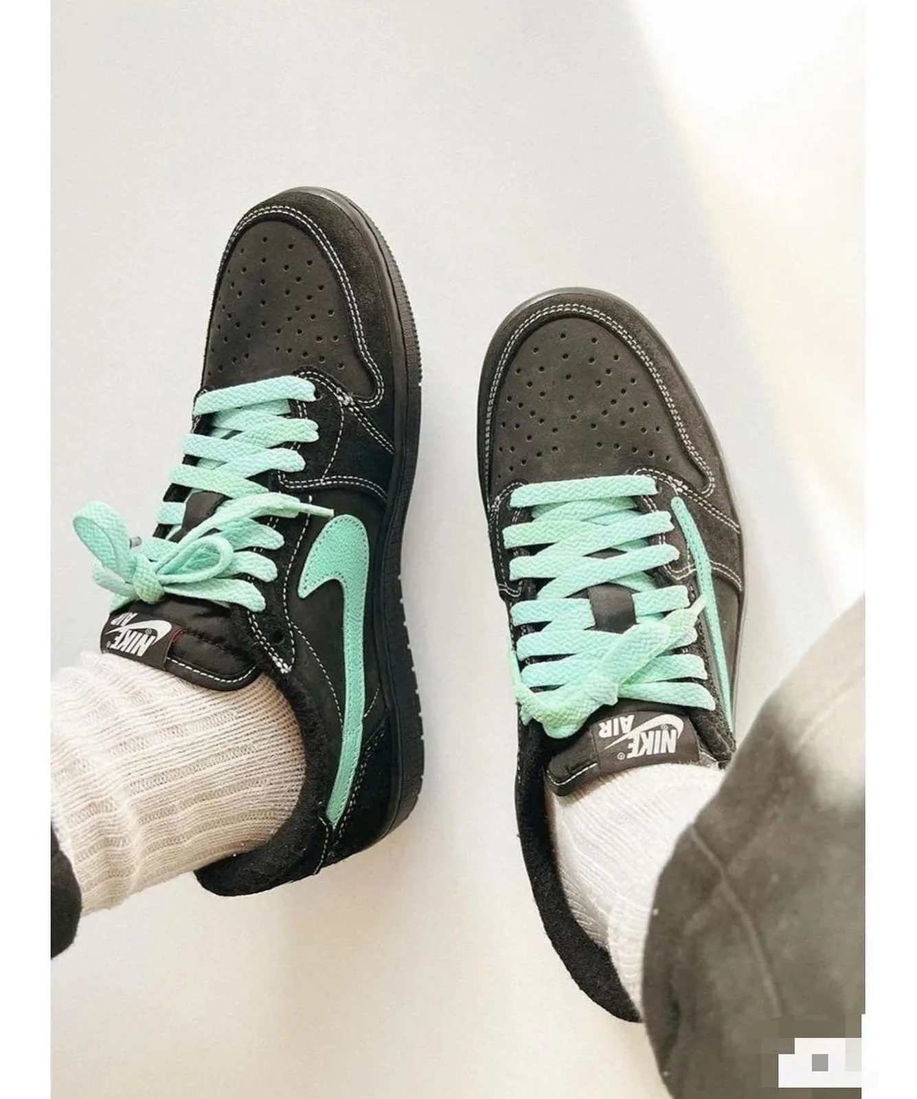 Nike SB Dunk Low Tiffany photo 2
