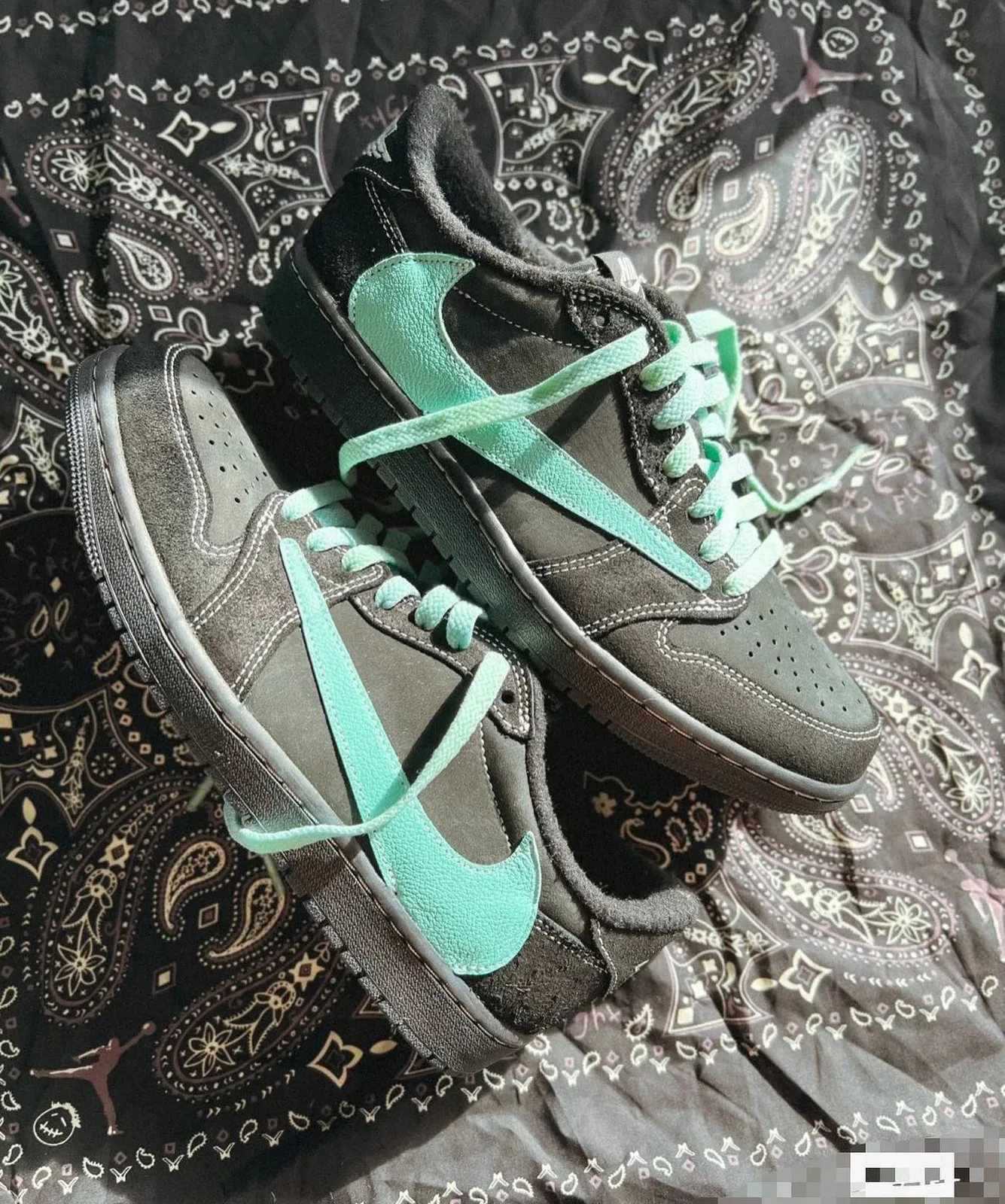Nike SB Dunk Low Tiffany photo 3
