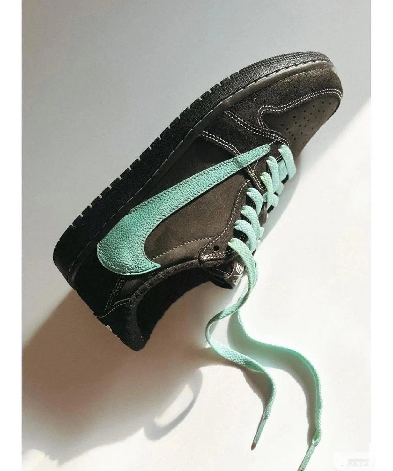 Nike SB Dunk Low Tiffany
