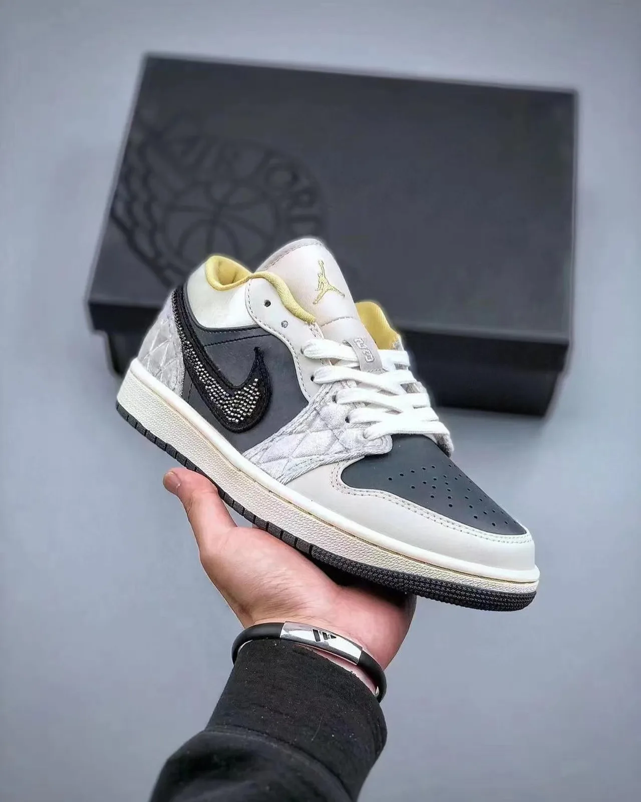 Nike Air Jordan 1 Low photo 4