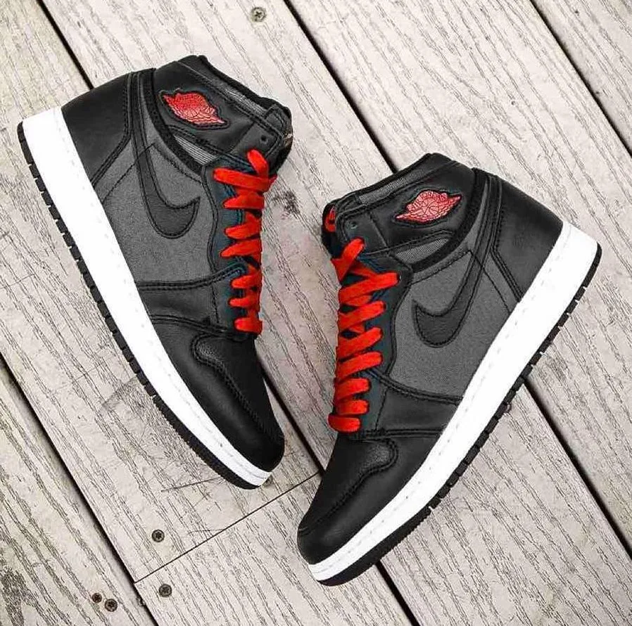 Nike Air Jordan 1 Retro High photo 4
